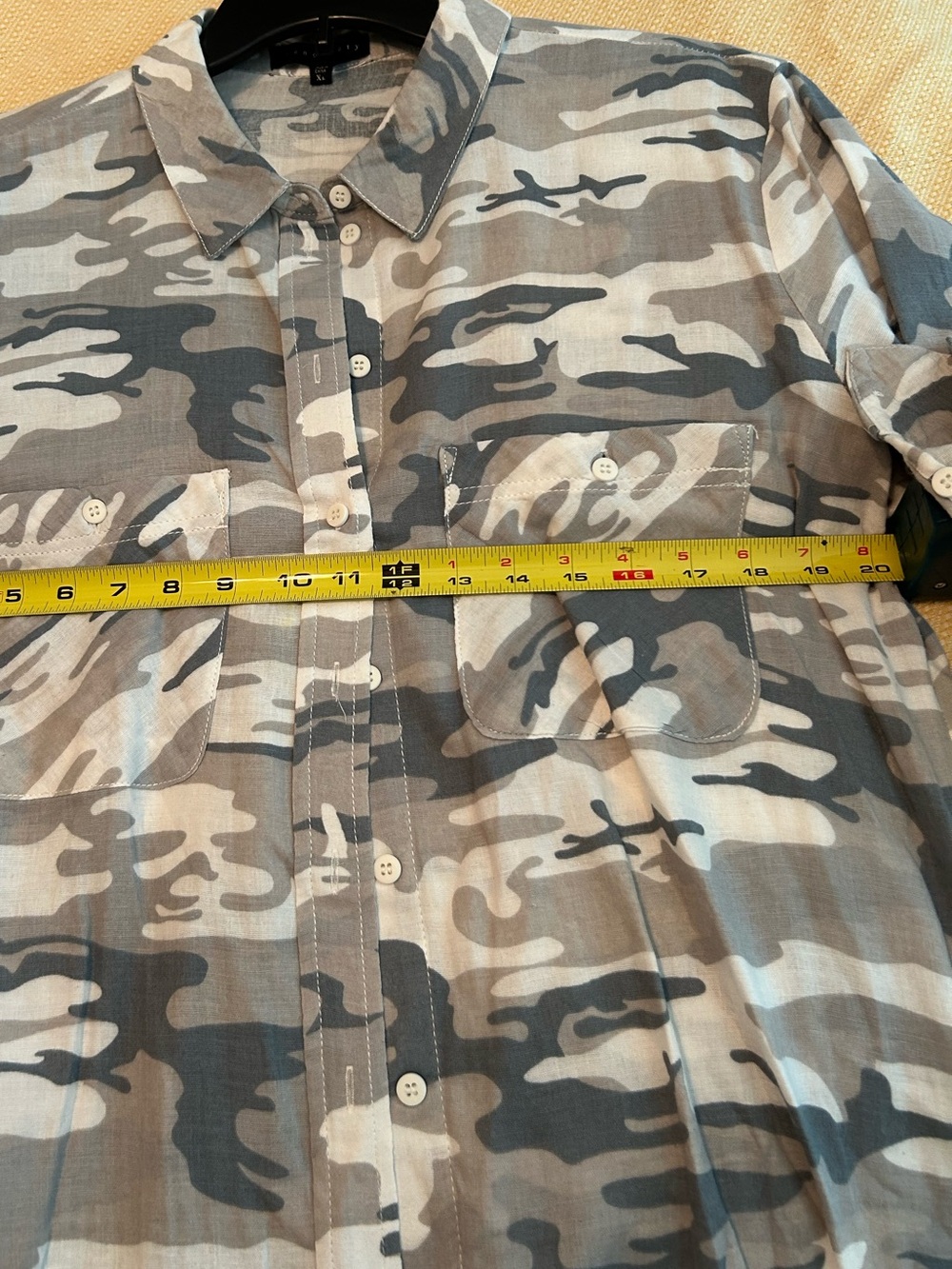 SANCTUARY (NWOT) Button Down Camouflage Shirt. P2P is 20 - Picture 4 of 9